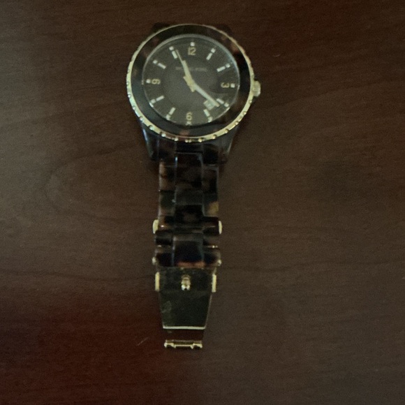 Jewelry - Tortoiseshell Link Wristwatch with Black Dial